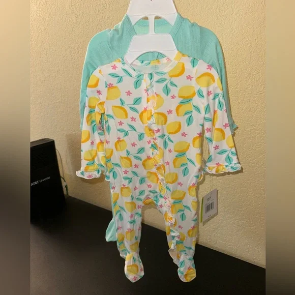 LITTLE ME. 2 piece footies set - Picture 8 of 8